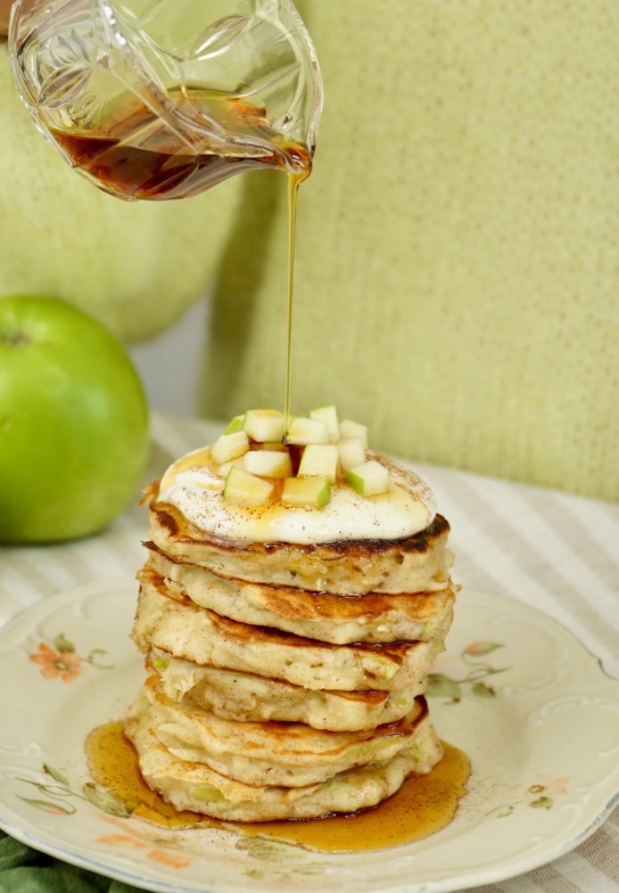 Jogurtiniai obuolių blynai